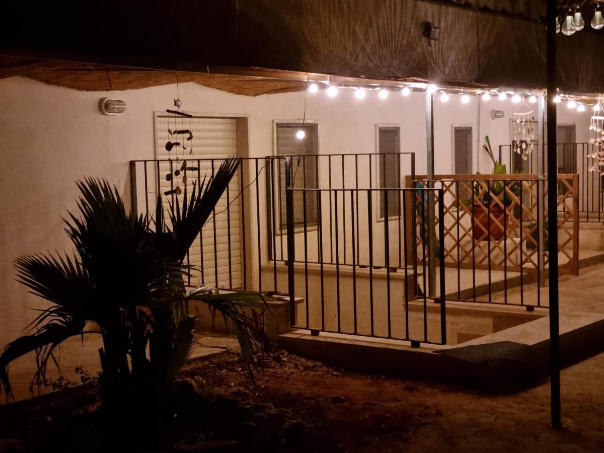 Le Case Di Pat - Palms Home San Pietro in Bevagna Kültér fotó